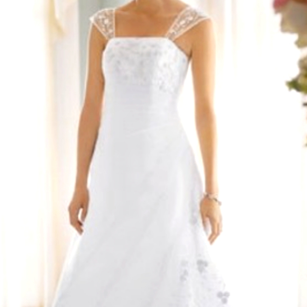 David's Bridal wedding dress size 4